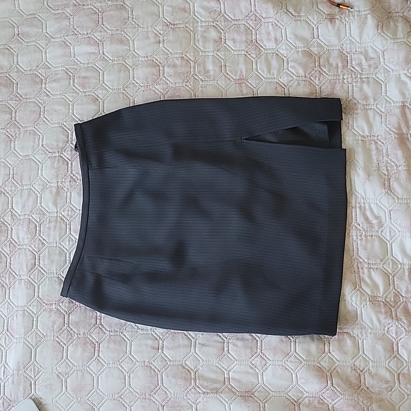 Larry Levine Dresses & Skirts - Larry Levine Dark Blue Pencil Skirt